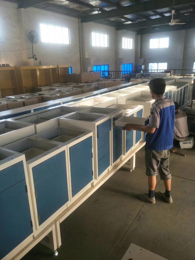 Banchi da lavoro d'acciaio inossidabili del laboratorio con stoccaggio multiuso 6