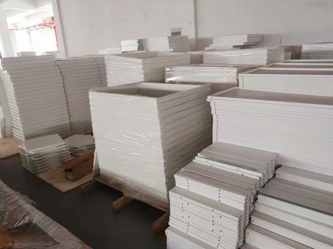 Banchi da lavoro d'acciaio inossidabili del laboratorio con stoccaggio multiuso 7