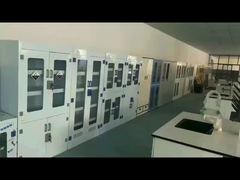 Uno sguardo più da vicino: produttori di mobili da laboratorio su misura in materiale d'acciaio per laboratori chimici