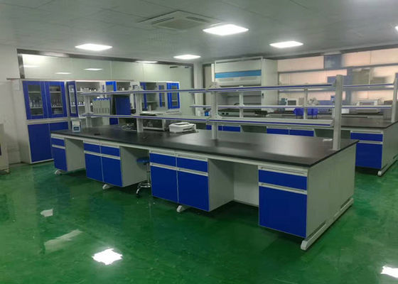 Buon prezzo Mobilia di legno chimica del laboratorio, banco dell'isola del laboratorio con lo scaffale del reagente in linea