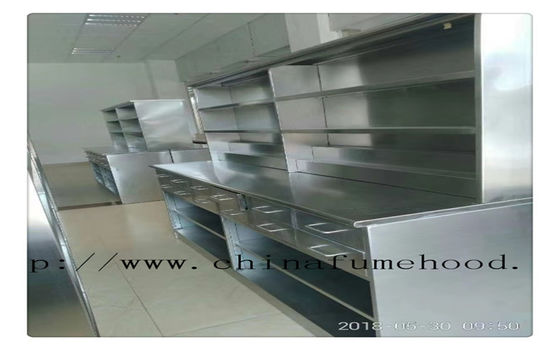 Buon prezzo Cerniera 1500*850mm dei banchi da lavoro DTC delle tavole del laboratorio della mobilia del laboratorio di acciaio inossidabile di passività di superficie in linea