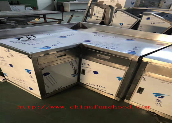 Buon prezzo Il laboratorio bianco di acciaio inossidabile di L*D70*H900 millimetro presenta la mobilia del laboratorio di acciaio inossidabile in linea