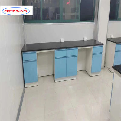 Buon prezzo Bench di laboratorio di chimica bianca Superficie liscia Ideale per laboratori e acquirenti B2B in linea