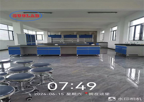Buon prezzo Laboratorio di chimica del legno banco di lavoro Casework del laboratorio Vietnam con resina fenolica Worktop / C Frame Multiple Cabinets in linea